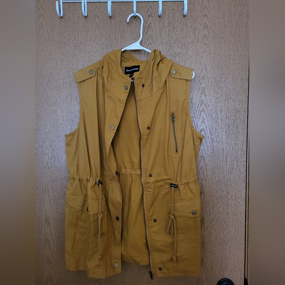 Zenana Outfitters Vest - Picture 1 of 3